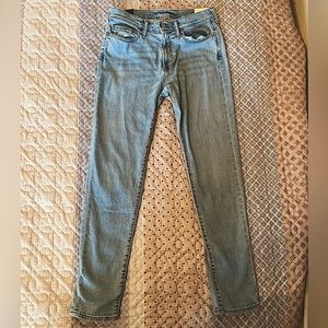 NEVER WORN | Abercrombie & Fitch Athletic Skinny Stretch Jeans ( 30 w 32 l )